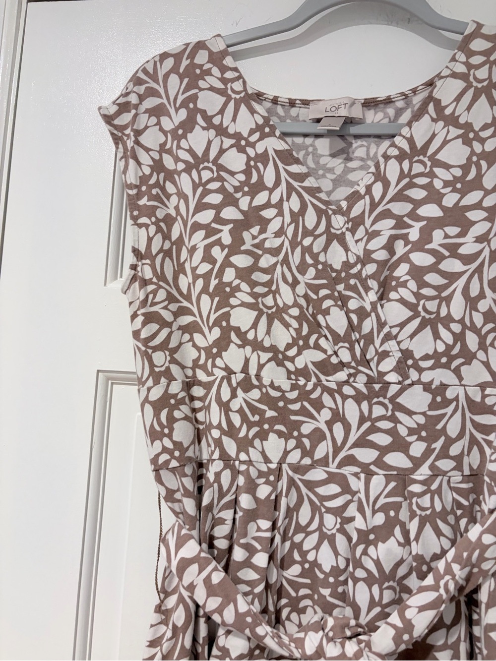 LOFT Taupe & White Leaf-Print V-Neck Mini Dress - Picture 3 of 9